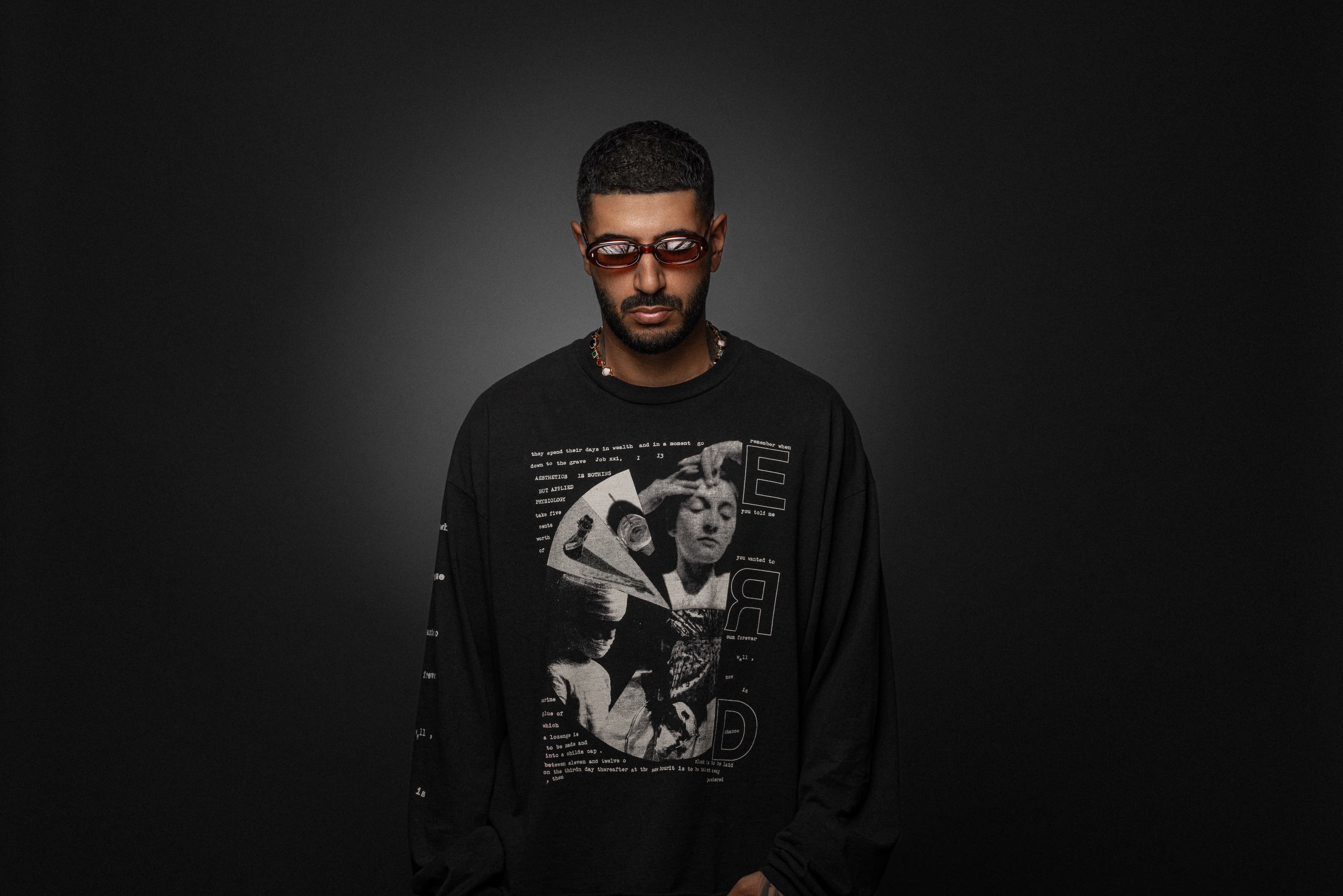 Am Ende des Talschlusses, eingerahmt von beeindruckender Bergkulisse, liegt auf der 1350 – Die Alm eine Sonnenterrasse wie ein geheimer Treffpunkt. Mit der Gondel erreichbar, pulsiert die Luft hier zwischen sanften Beats und Live-Sounds, während Panorama und Stimmung verschmelzen. Ein Ort, an dem die Musik den Raum erfüllt und jeder Moment seine eigene Magie bekommt.

TICKETINFO
Zutritt zu dieser Location ist ausschließlich mit einem gültigen Ticket möglich.
Bei einer Tischreservierung wird automatisch die passende Anzahl an Entry Tickets hinzugefügt.

⛷️	Piste 50
🚶‍♂️	Direkt bei der Bergstation Hochalmbahn
🚕   Nächste Parkmöglichkeit: Parkplatz Hochalmbahn